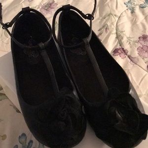 Black flats -